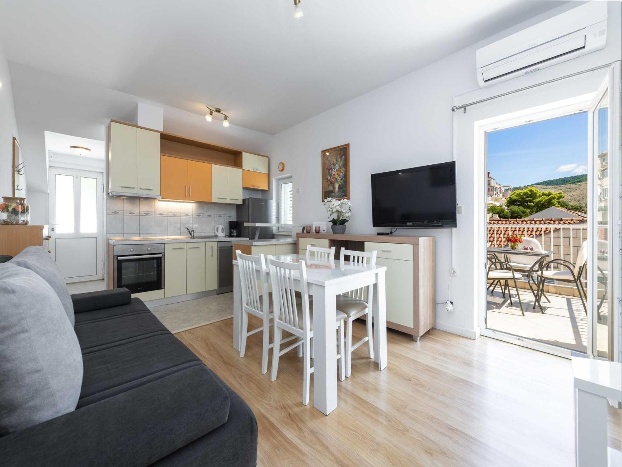 Appartement Hills - One Bedroom With Balcony And Sea View *