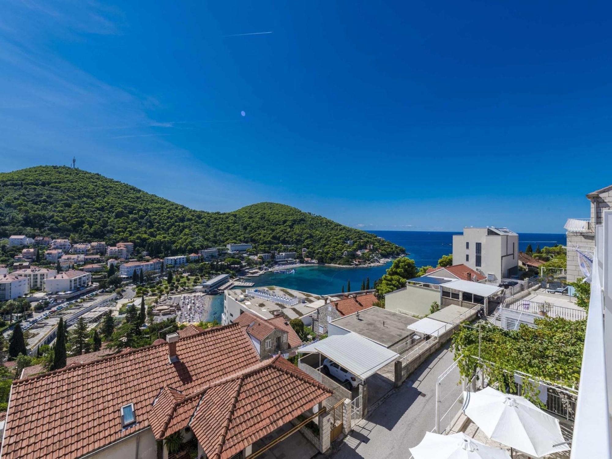 Apartment Hills - One Bedroom With Balcony And Sea View *