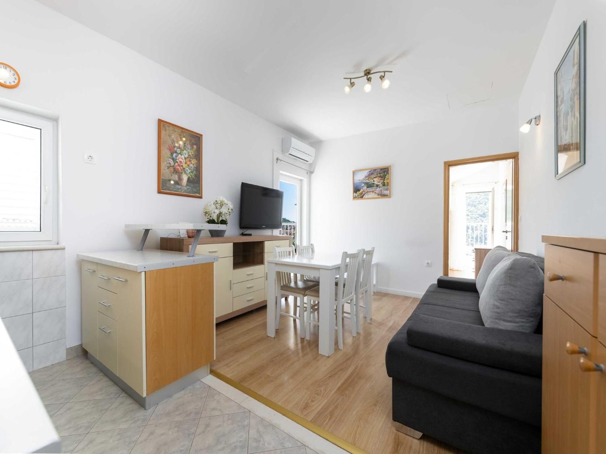Hills - One Bedroom With Balcony And Sea View Apartment